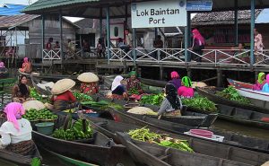 Pasar Apung di Indonesia