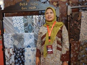Giri Indah,  Modal Awalnya Semangat Membatik  Kaum Ibu Giriloyo