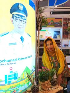 UKM Kreatif Bandung (12)  Kreasi Bordir  Tarti Camelia Tembus Pasar Malaysia