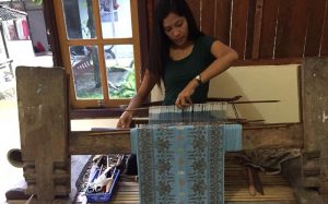 Kain Songket Bali Kembar dari Jembrana