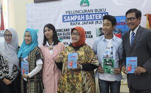 Dua Buku E-Waste dari Remaja Rafa Jafar