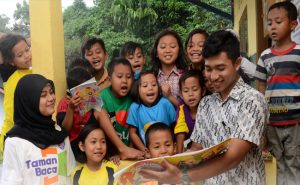 Komunitas Literasi, Ajakan Kembali Membaca