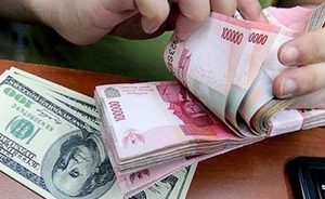 Kebijakan Trump Kembali Tekan Rupiah