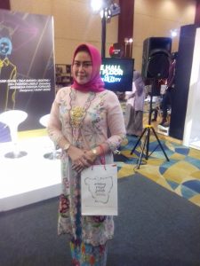 Emma Buktikan Busana Betawi,Tidak Ketinggalan Zaman dan “Go International” 