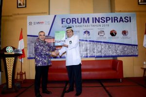 Presiden Direktur Kopsyah BMI Luncurkan Buku Pembiayaan Mikro Tata Air dan Sanitasi