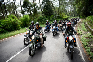 Emil Ajak Komunitas Motor Elfieldter Dukung Program Citarum Harum