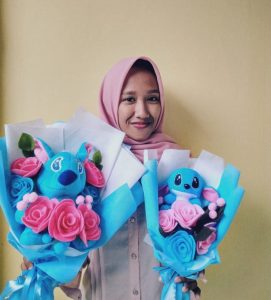 Berkat Hadiah Bunga,  Enggar Rintis Bisnis Buket Boneka