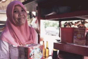 Bonus Khong Guan untuk PKL