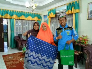 Rosdiah, Lestarikan Songket Siak, Peminatnya hingga Jepang