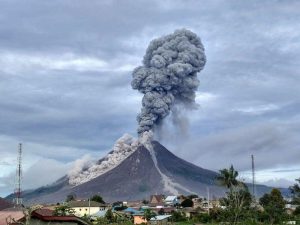 Gunung Semeru Meletus Lagi,  Masyarakat Tak Boleh Aktivitas di Radius 5 Km