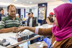 Geliat Industri Keuangan Syariah