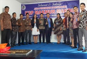 FOKUS MENYASAR PEKERJA INDUSTRI MENENGAH BAWAH