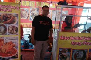 Dengan Bakso Buntel Iga, Soni Sopian Tampil Beda