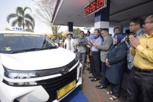 Dongkrak Kunjungan Wisatawan, Pemprov Jabar Luncurkan Taksi Daring Sembrani