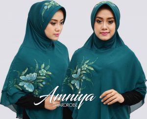 Berkat Kerudung Lukis Cantik, Amniyati Kibarkan Bendera Bekasi di Malaysia