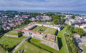 Benteng Marlborough, Monumen Beku British Bencoolen