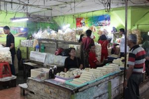 Dampak Kenaikan Biaya Kargo, Omzet UMKM  Empek-empek Anjlok