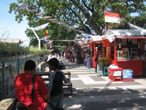 Pedagang Kaki Lima  Potensi Perkokoh Wisata Bandung