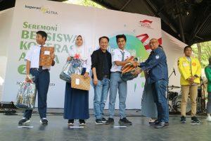 Koperasi Astra Serahkan Beasiswa kepada 4.500 Pelajar