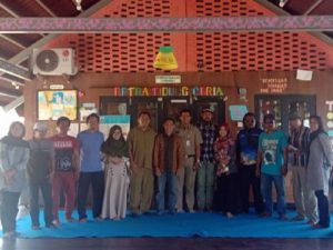 UKT 2 Kepulauan Seribu Edukasi 15 Pelaku Usaha Buat Kerajinan dari Limbah Laut