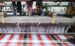 Kelamnya Tekstil dan Produk Tekstil, Buramnya Industri Pengolahan