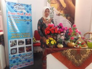 Mantan TKI Sumedang  Ini Jual Kerajinan Arklirik Sampai Brunei