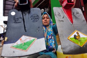 Menanam Cangkul di Kebun Impor