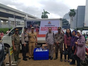 Kadin DKI Jakarta Distribusikan Bantuan untuk  Korban Banjir di Jaktim