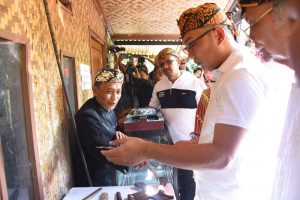 Gubernur Emil Resmikan Desa Wisata Cinunuk