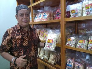 UMKM Rizky Ekspor Perdana Kerupuk Ikan Palembang ke Singapura