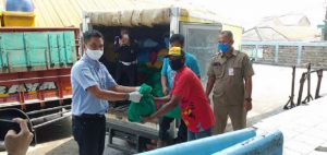 KKP Serahkan Dua Ribu Paket Sembako untuk Nelayan