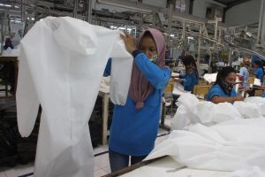 Kemenperin Ungkap 28 Industri Tekstil Beralih Produksi APD