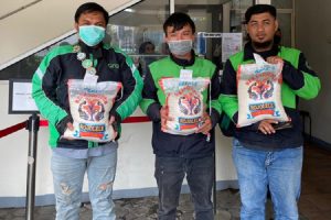 BNI Syariah Salurkan 5, 73 Ton Beras  untuk Pengendara Ojek Daring dan Pedagang Kaki Lima