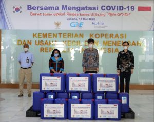 Pengusaha Korsel Donasi Satu Ton Disinfektan untuk Kemenkop UKM