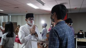 KAHMIPreneur Serahkan Beasiswa untuk 100 Pelajar Berjiwa Wirausaha