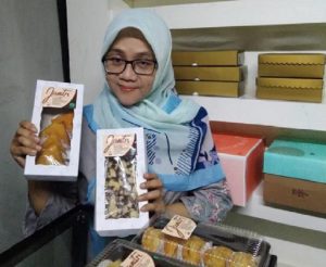 Triyani Nurindah, Jalankan Janitri, Tinggalkan Kerja Kantoran