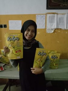 Putri Aprilia, Inovasi Kulit Pisang Jadi Camilan
