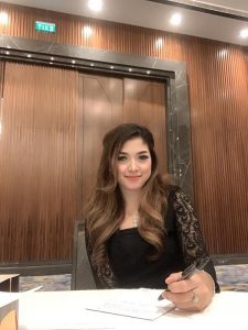 Ovita Yuniar, Ketagihan Akting