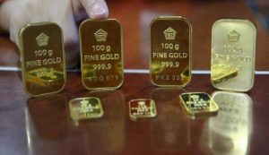 Harga Emas Batangan PT Antam Turun Rp10.000 per gram