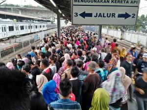 Hindari Kepadatan, KAI Desak Perkantoran Atur Jam Kerja Tidak Bersamaan