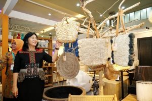 Pelaku IKM Kerajinan Diminta Berperan dalam Rantai Pasok Global