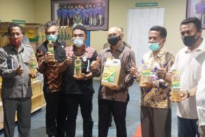 Minyak Kelapa Pintu Air Menarik Perhatian Menteri Koperasi dan UKM RI.