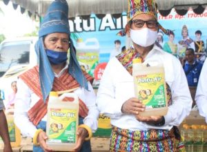 Wagub NTT Luncurkan Produk Minyak Kelapa Pintu Air