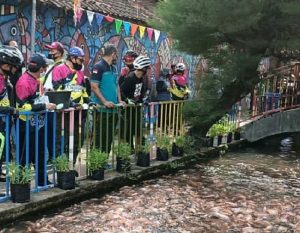 Mino Julantoro Ubah Selokan Penuh Sampah Jadi Penuh Ikan