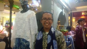 Produksi Tenun Endek, Kekean Wastra Gallery Digandeng Christian Dior