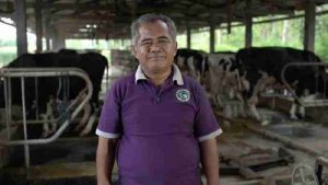 Dokter Hewan Ini Bangun Desa Glagaharjo Jadi Sentra Susu