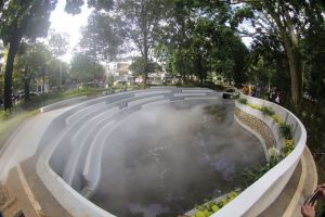 Pemkot Bandung Hadirkan Kolam Berkabut Pertama di Indonesia