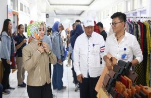 UMKM Academy Dongkrak  Kualitas Produksi Usaha Kulit dari Garut Ini