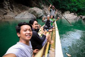 BERDAYAKAN POTENSI EKONOMI LOKAL MELALUI DESA WISATA