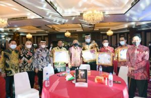 Kopsyah BMI Raih Penghargaan IT dan CSR Terbaik